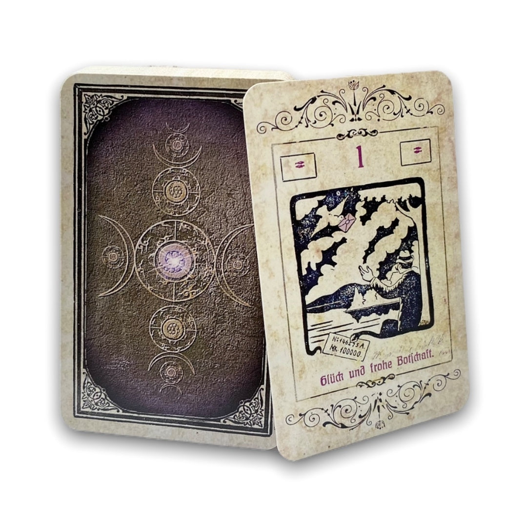 Mlle. Lenormand / Reprint of a special deck of cards from around 1900