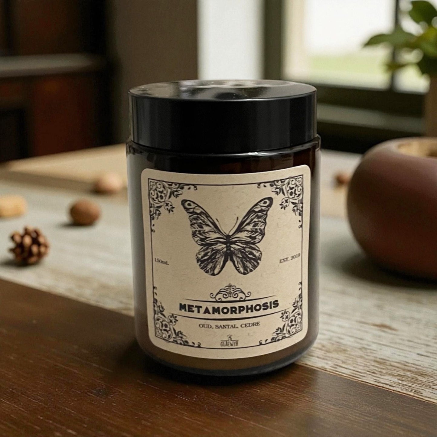 Magische Kerze Metamorphosis – Duft Oud, Sandelholz & Zeder